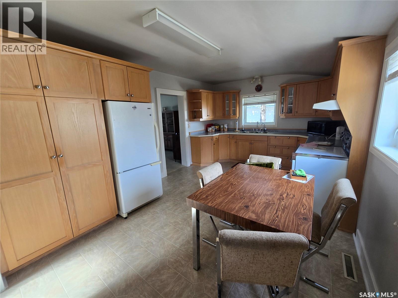 706 Main Street, Kipling, Saskatchewan  S0G 2S0 - Photo 11 - SK035393