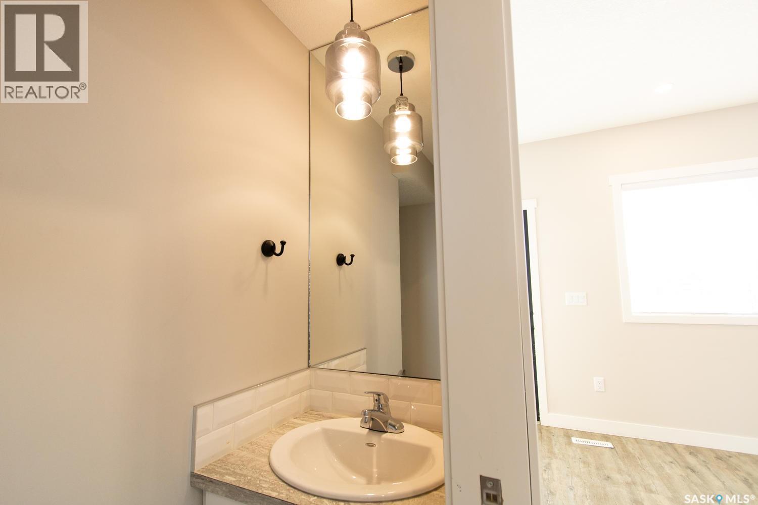 460 Forget Street, Regina, Saskatchewan  S4R 4X9 - Photo 6 - SK035307