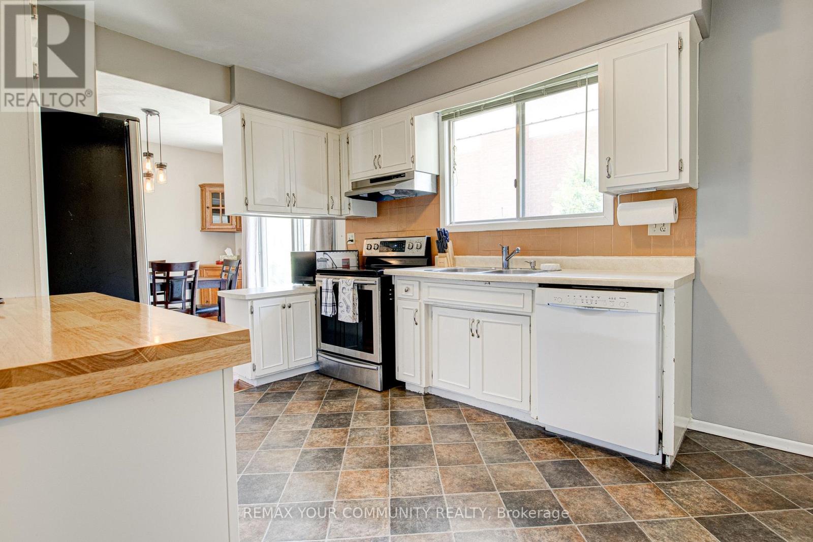 557 Glen Manor Boulevard, Waterloo, Ontario  N2L 4T7 - Photo 20 - X13093576