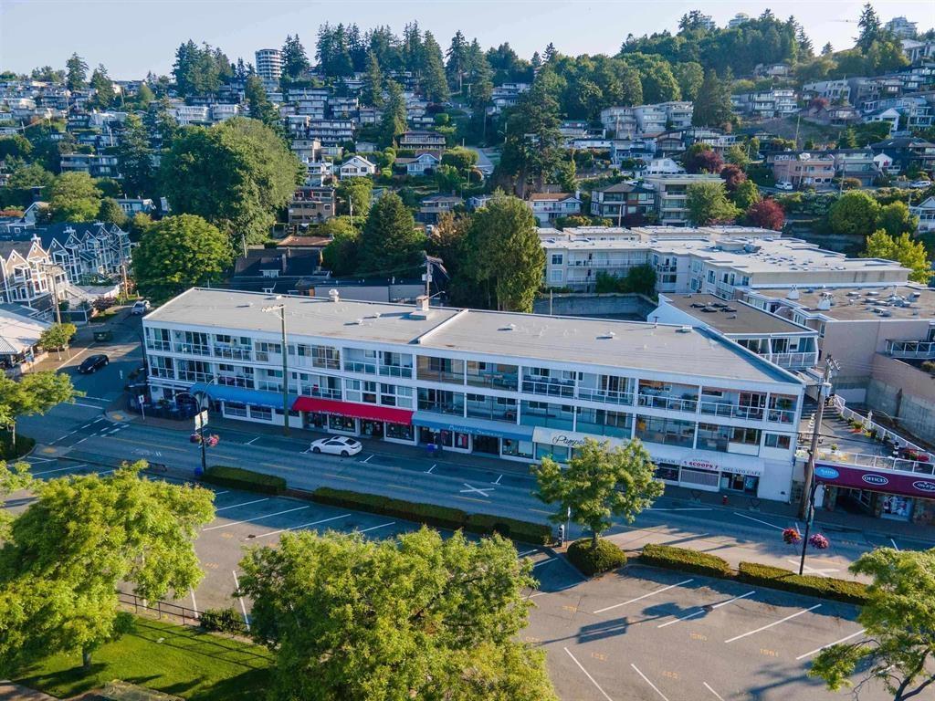 110 14881 Marine Drive, White Rock, British Columbia  V4B 1C2 - Photo 2 - R3120901