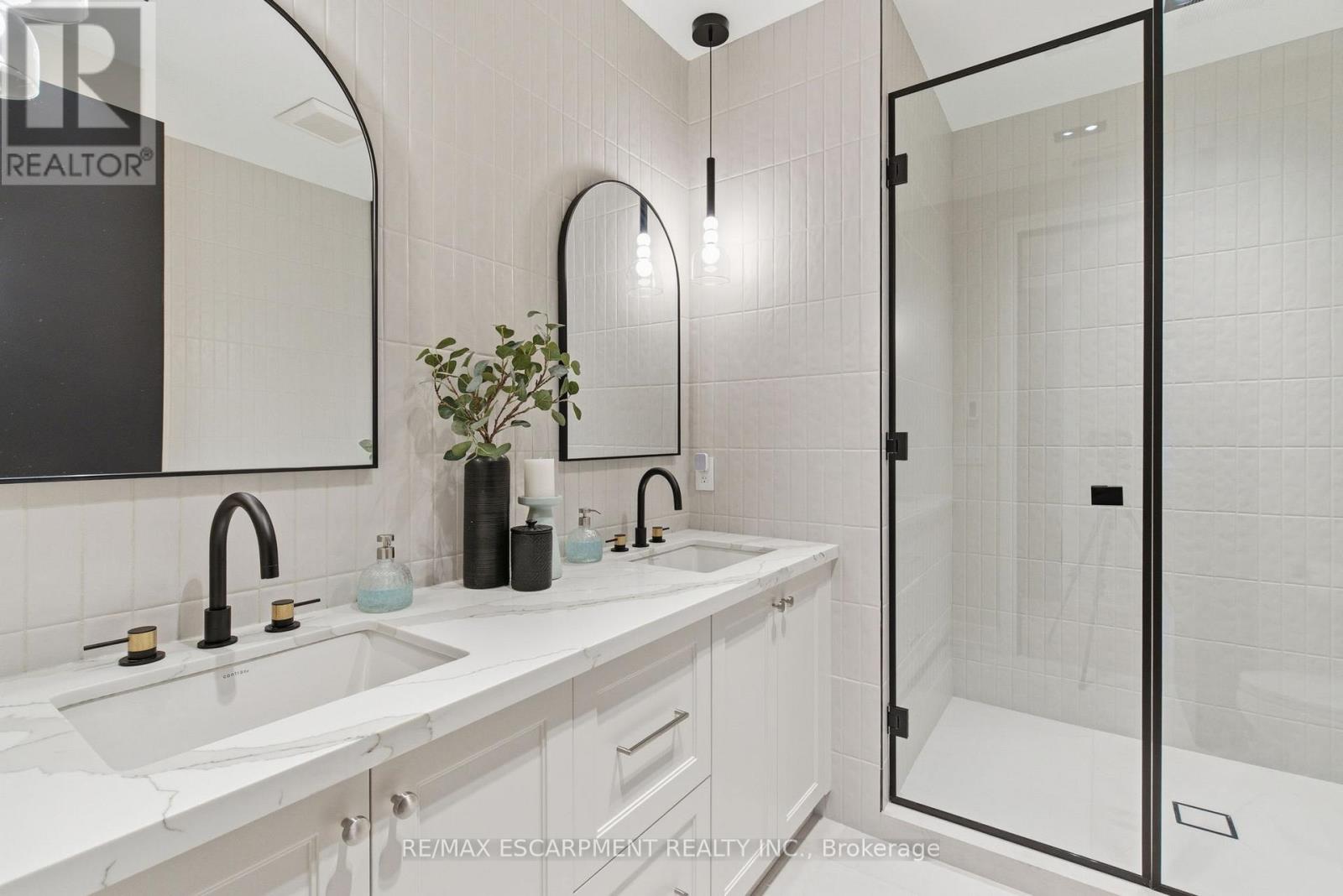 1380 Birchwood Heights Drive, Mississauga, Ontario  L5G 2Y2 - Photo 38 - W13004658