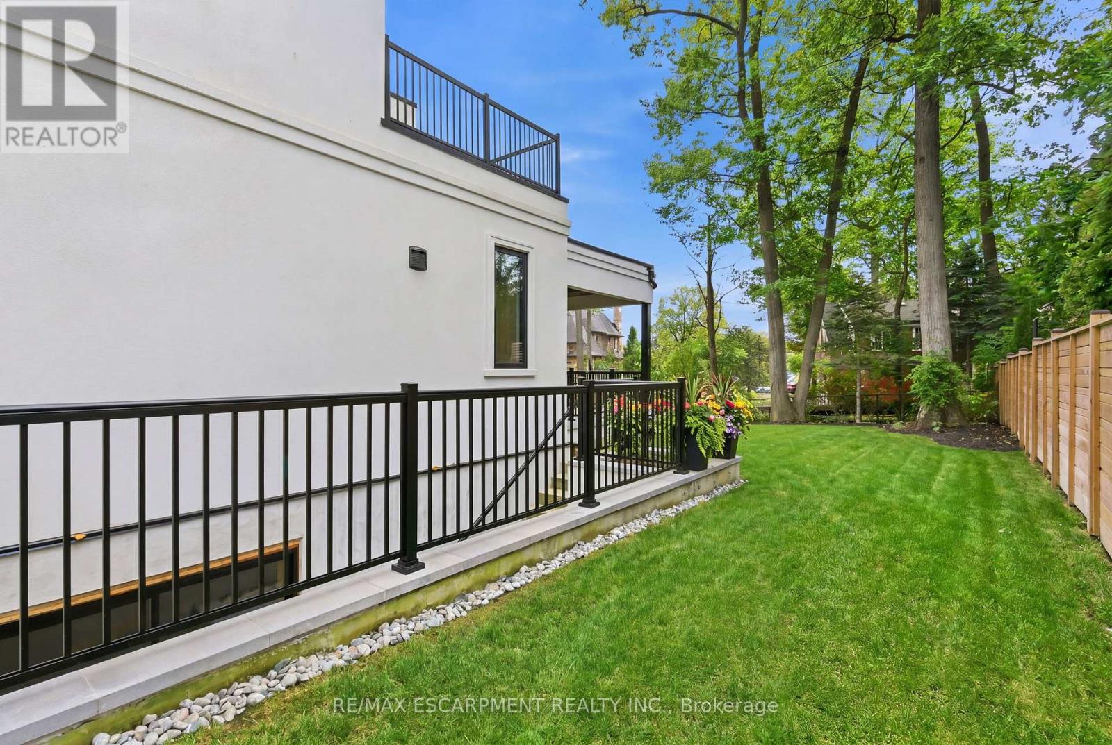 1380 Birchwood Heights Drive, Mississauga, Ontario  L5G 2Y2 - Photo 47 - W13004658