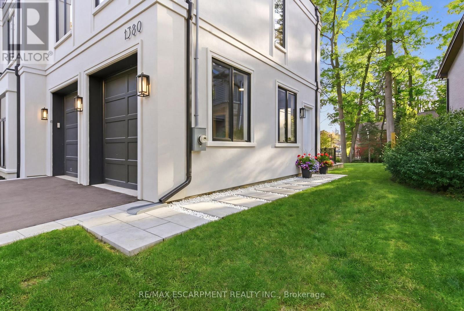 1380 Birchwood Heights Drive, Mississauga, Ontario  L5G 2Y2 - Photo 48 - W13004658