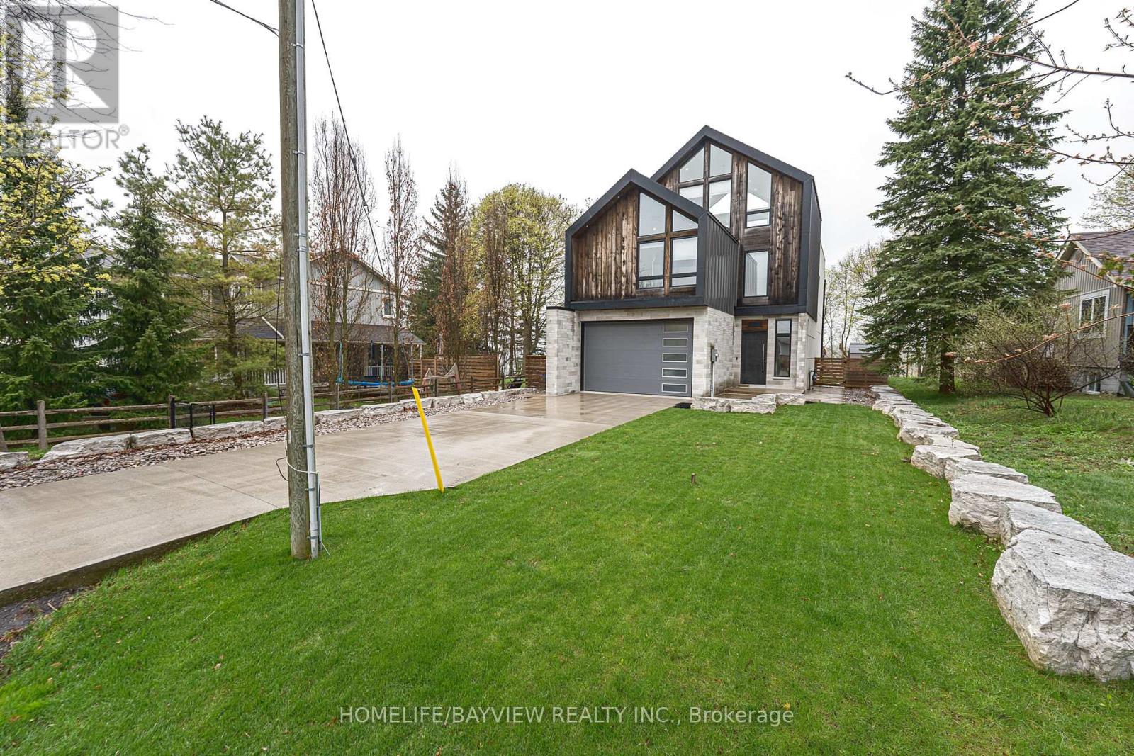 16 Windsor Drive, Whitchurch-Stouffville, Ontario  L4A 7X3 - Photo 2 - N13103164