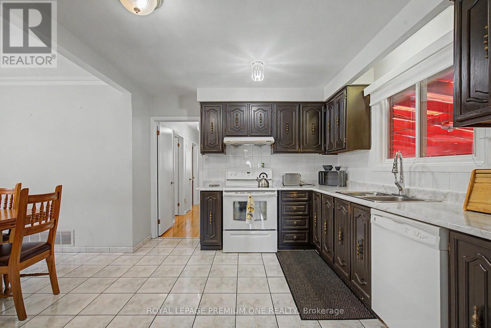 44 Ellerby Square N, Vaughan, Ontario  L4L 1N1 - Photo 10 - N13103214