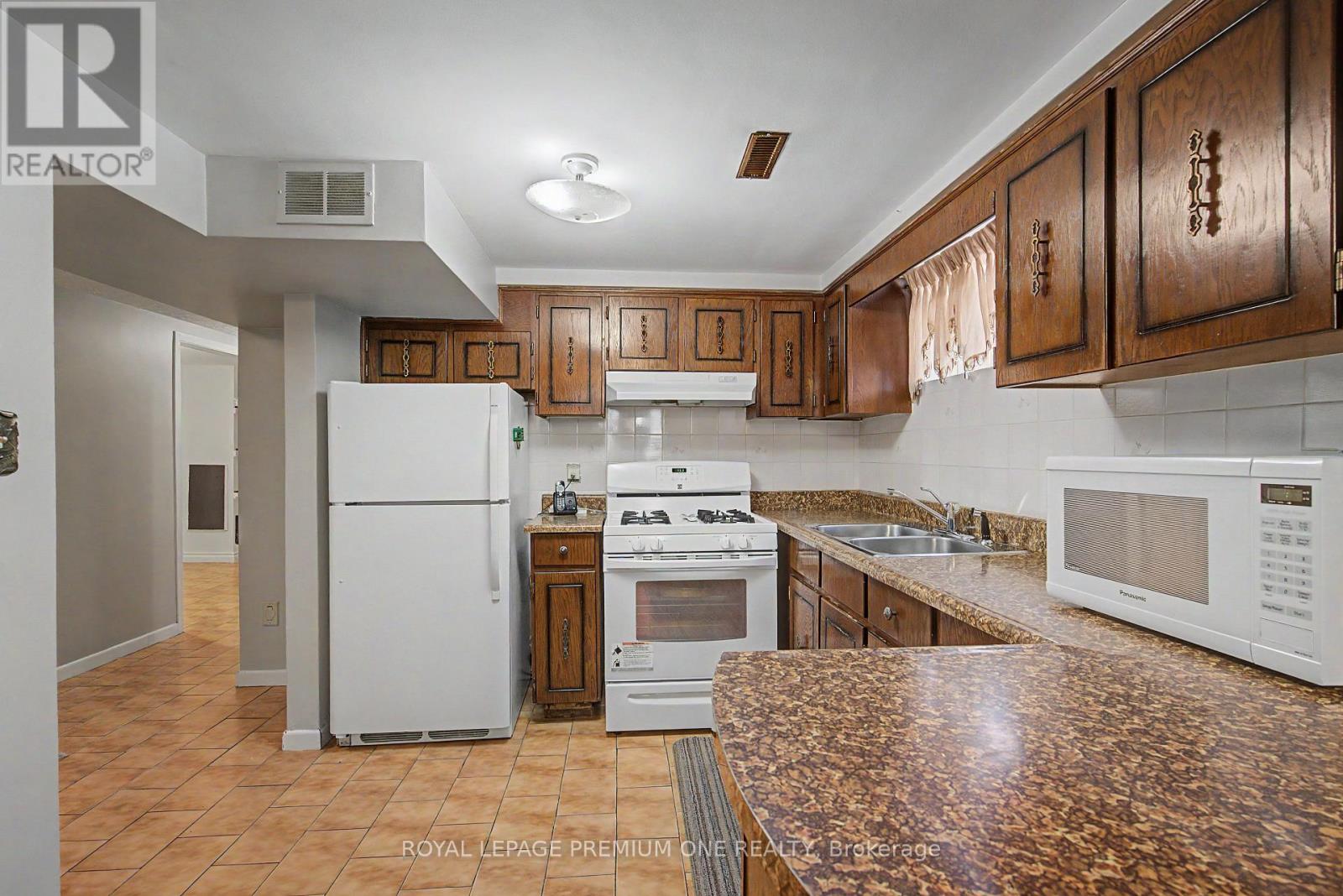 44 Ellerby Square N, Vaughan, Ontario  L4L 1N1 - Photo 23 - N13103214