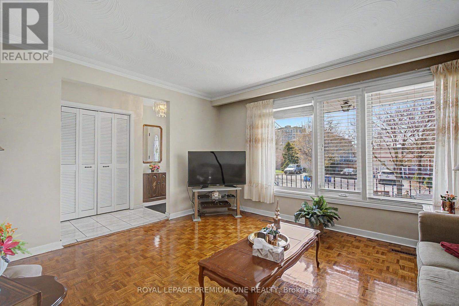 44 Ellerby Square N, Vaughan, Ontario  L4L 1N1 - Photo 9 - N13103214