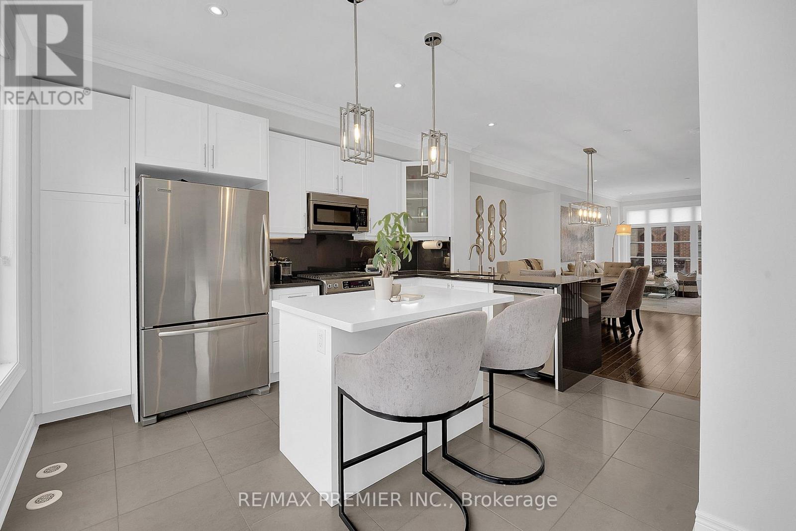 27 Powseland Crescent, Vaughan, Ontario  L4L 0C5 - Photo 7 - N13103250