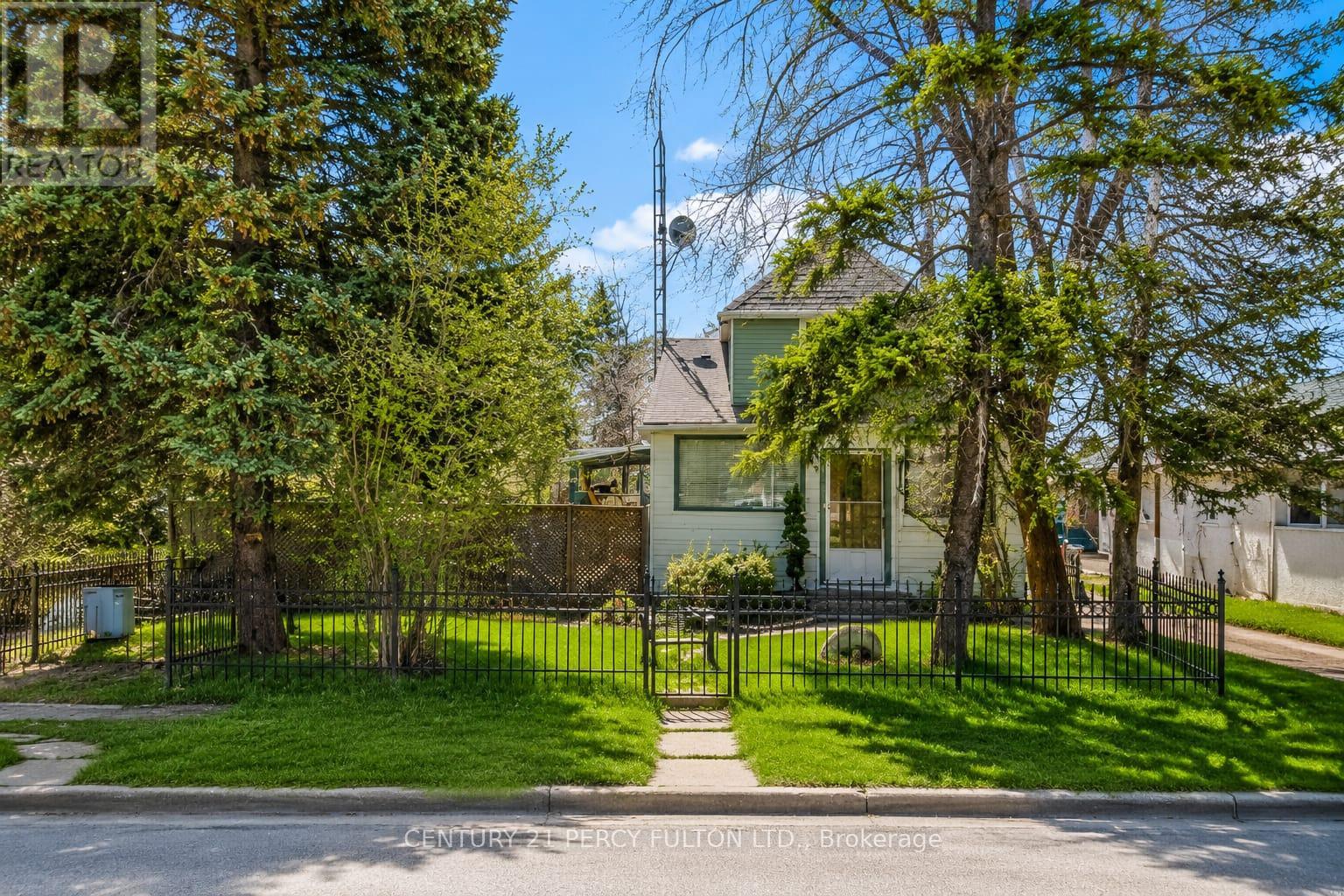 595 North Lake Road, Richmond Hill, Ontario  L4E 3B9 - Photo 1 - N13103278