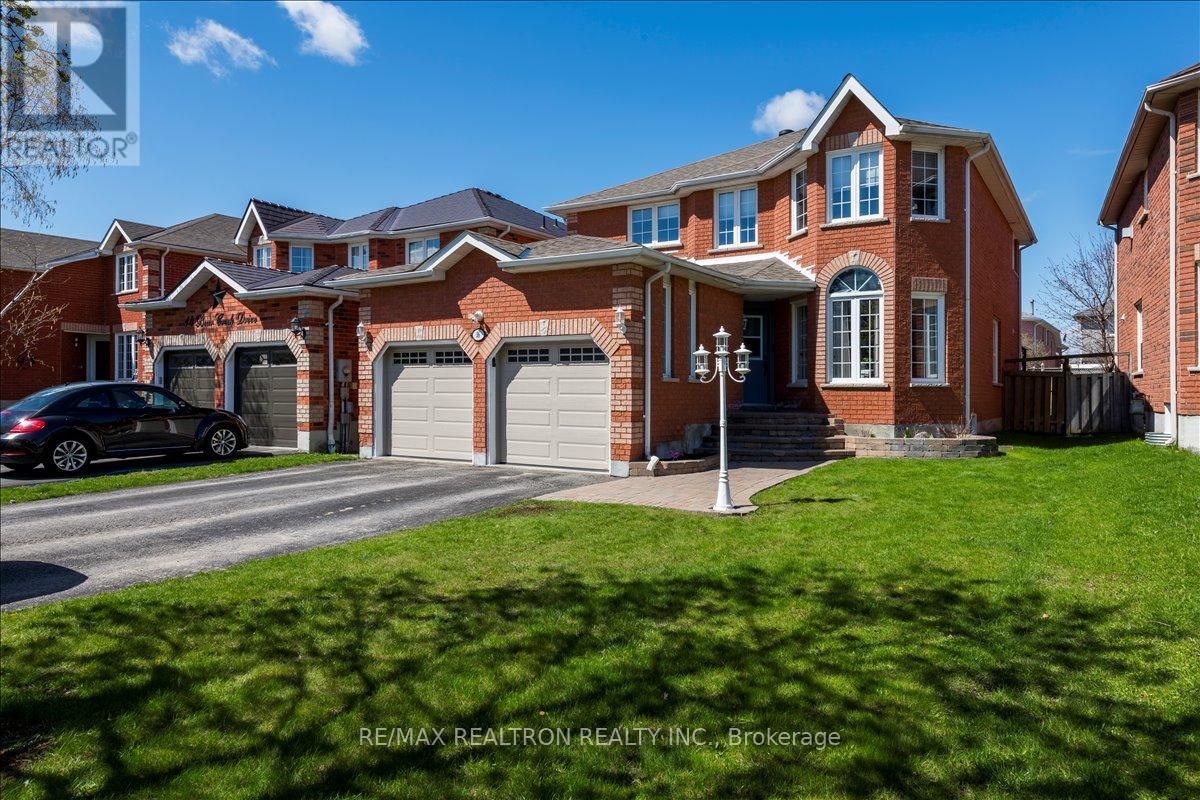 16 BEAR CREEK DRIVE, Barrie, Ontario