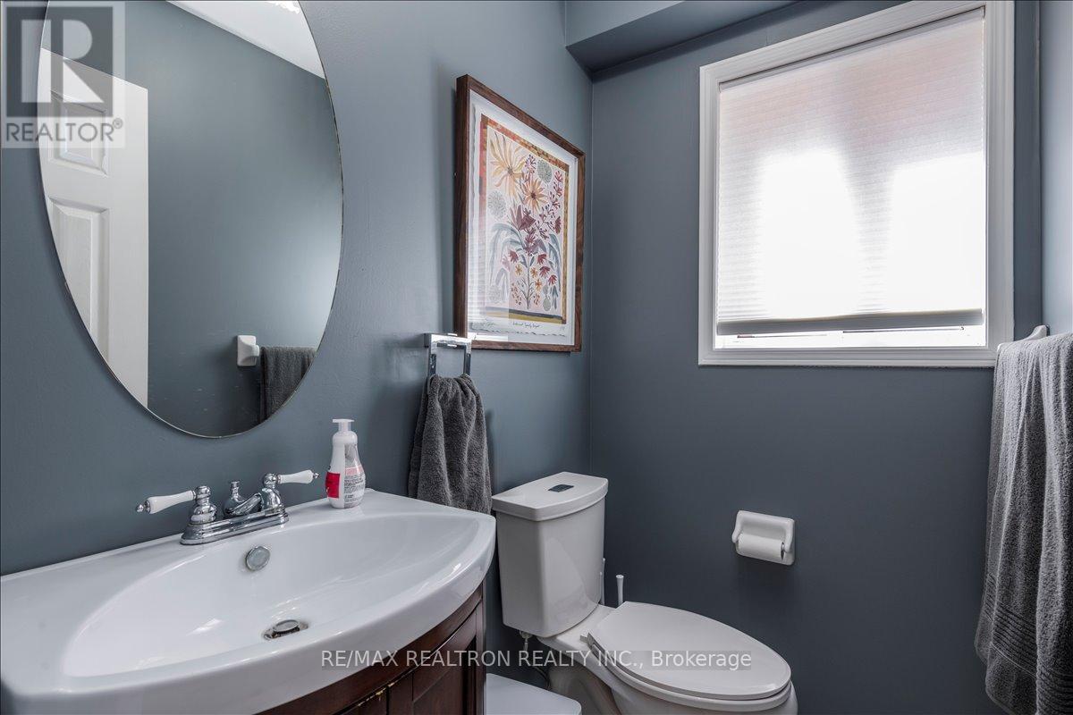 16 Bear Creek Drive, Barrie, Ontario  L4N 9M9 - Photo 13 - S13103192