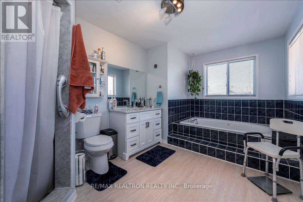 16 Bear Creek Drive, Barrie, Ontario  L4N 9M9 - Photo 20 - S13103192