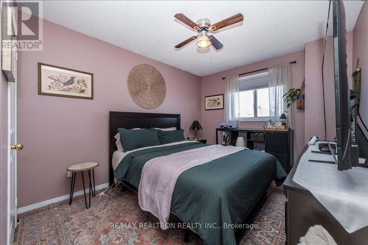 16 Bear Creek Drive, Barrie, Ontario  L4N 9M9 - Photo 21 - S13103192
