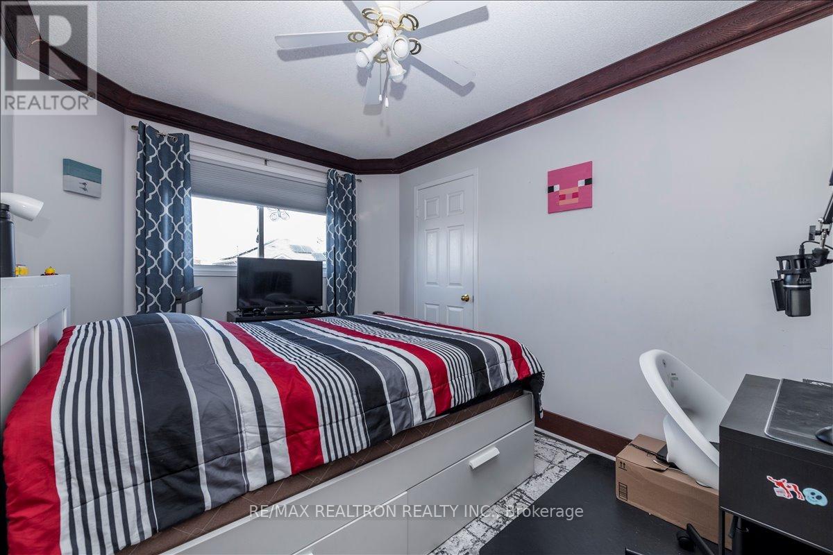 16 Bear Creek Drive, Barrie, Ontario  L4N 9M9 - Photo 22 - S13103192