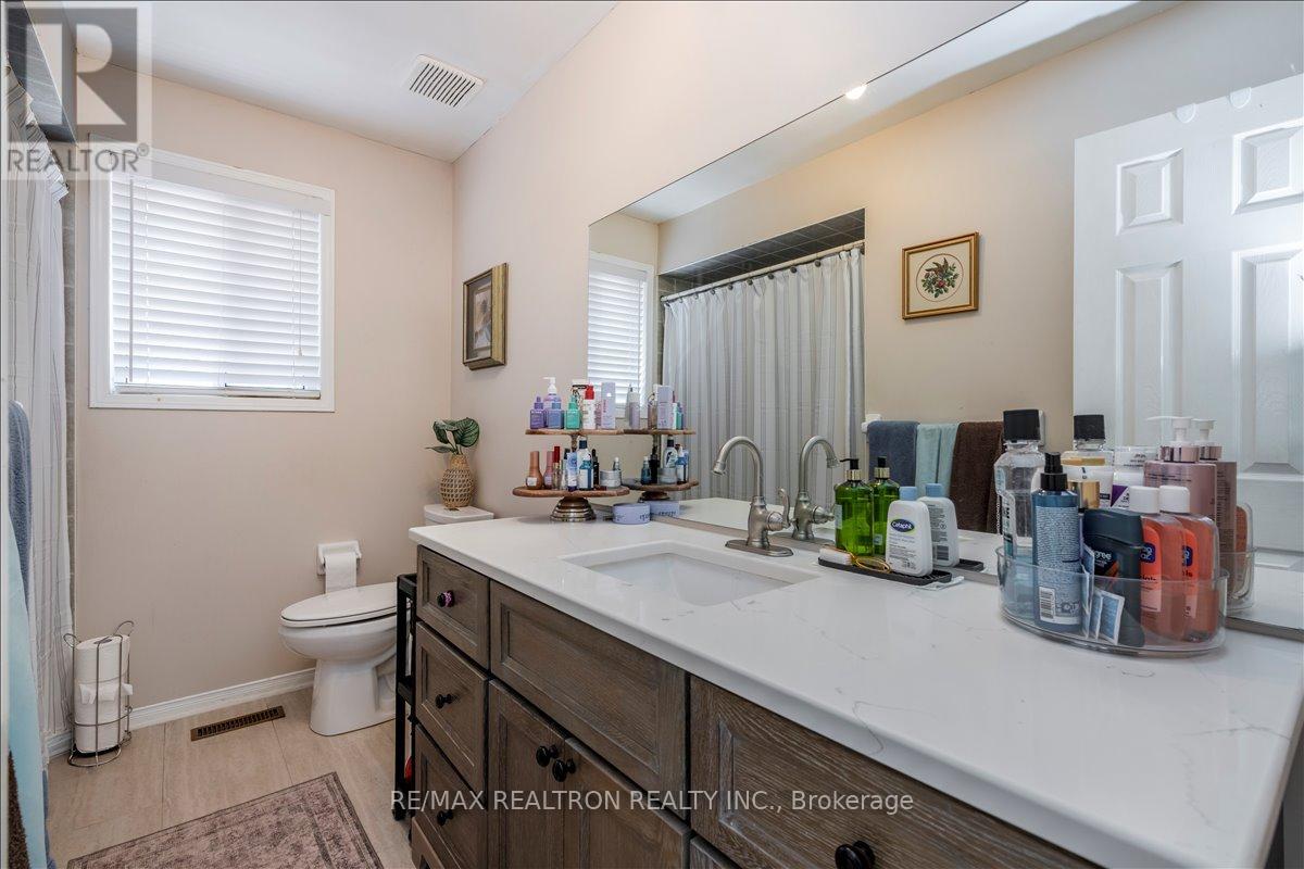 16 Bear Creek Drive, Barrie, Ontario  L4N 9M9 - Photo 23 - S13103192
