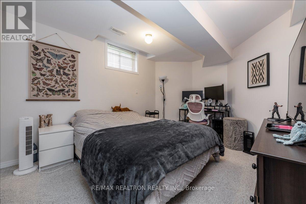 16 Bear Creek Drive, Barrie, Ontario  L4N 9M9 - Photo 28 - S13103192