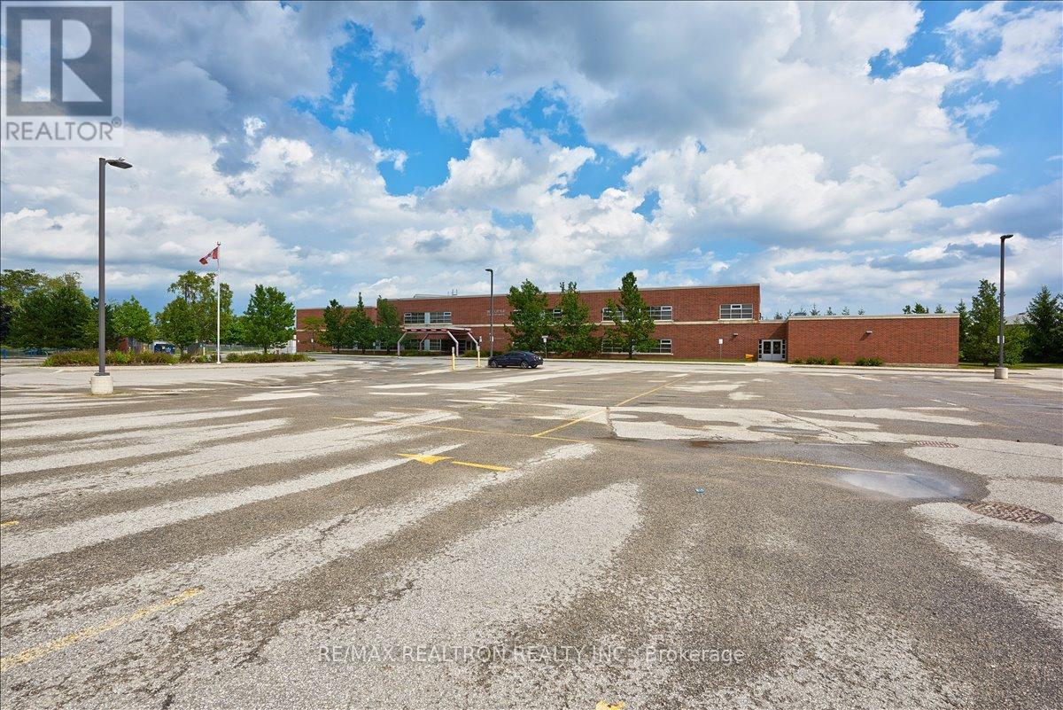 16 Bear Creek Drive, Barrie, Ontario  L4N 9M9 - Photo 37 - S13103192