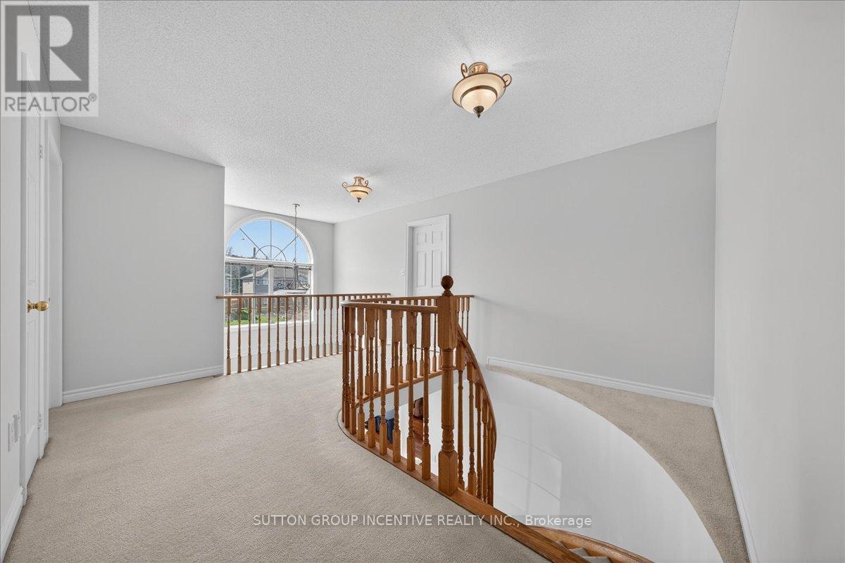 6 Silvercreek Crescent, Barrie (Ardagh), Ontario  L4N 0Z8 - Photo 15 - S13103290