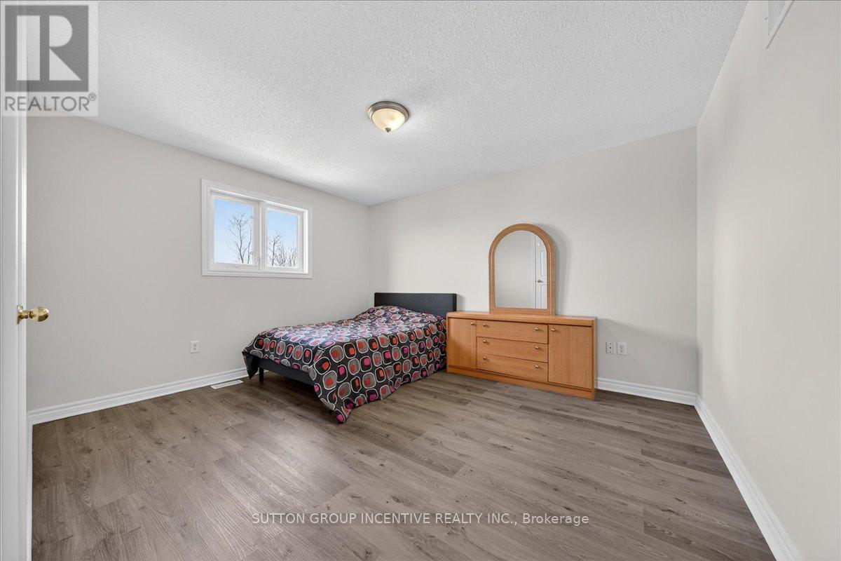 6 Silvercreek Crescent, Barrie (Ardagh), Ontario  L4N 0Z8 - Photo 20 - S13103290