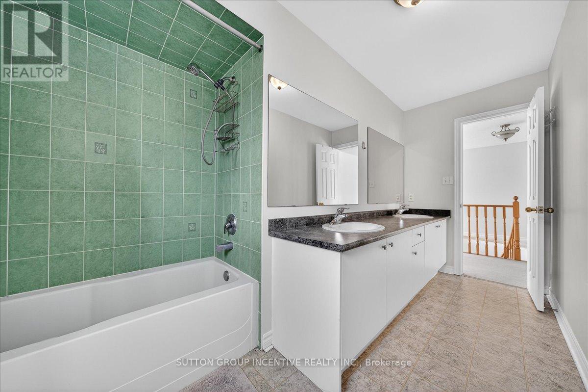 6 Silvercreek Crescent, Barrie (Ardagh), Ontario  L4N 0Z8 - Photo 27 - S13103290