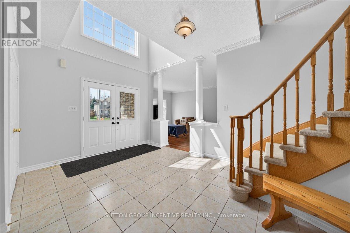 6 Silvercreek Crescent, Barrie (Ardagh), Ontario  L4N 0Z8 - Photo 4 - S13103290