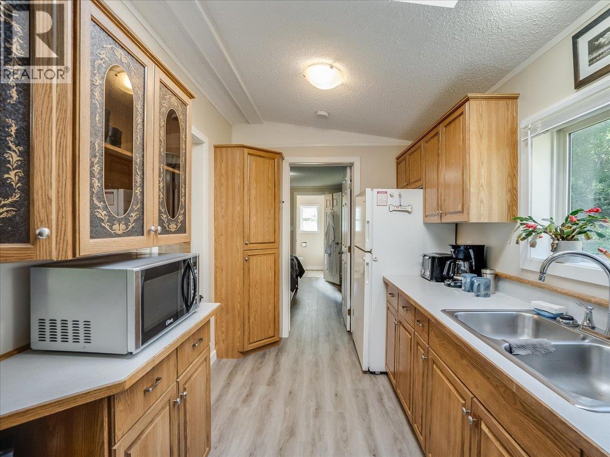4029 Broadwater Road Unit# 15, Castlegar, British Columbia  V1N 4V6 - Photo 12 - 10386339