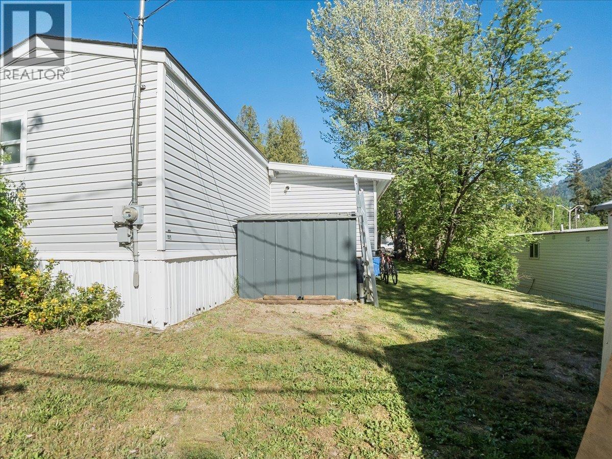 4029 Broadwater Road Unit# 15, Castlegar, British Columbia  V1N 4V6 - Photo 35 - 10386339