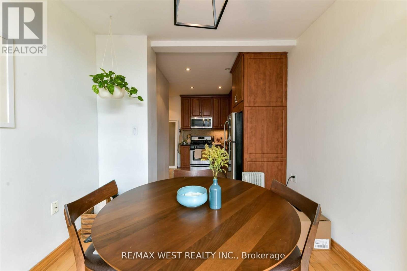 Main Fl - 734 Indian Road, Toronto, Ontario  M6P 2E3 - Photo 10 - W13103024