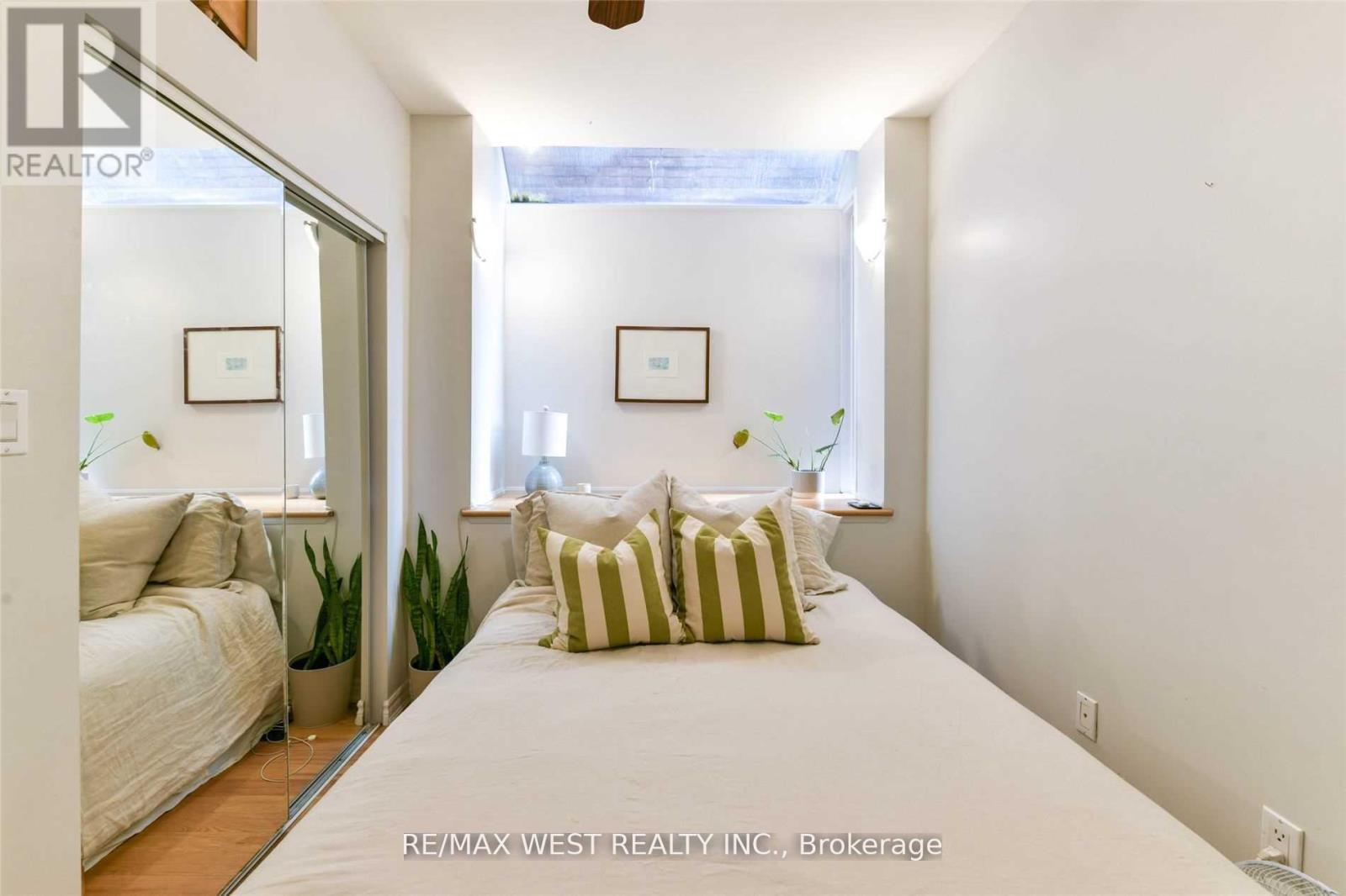 Main Fl - 734 Indian Road, Toronto, Ontario  M6P 2E3 - Photo 19 - W13103024