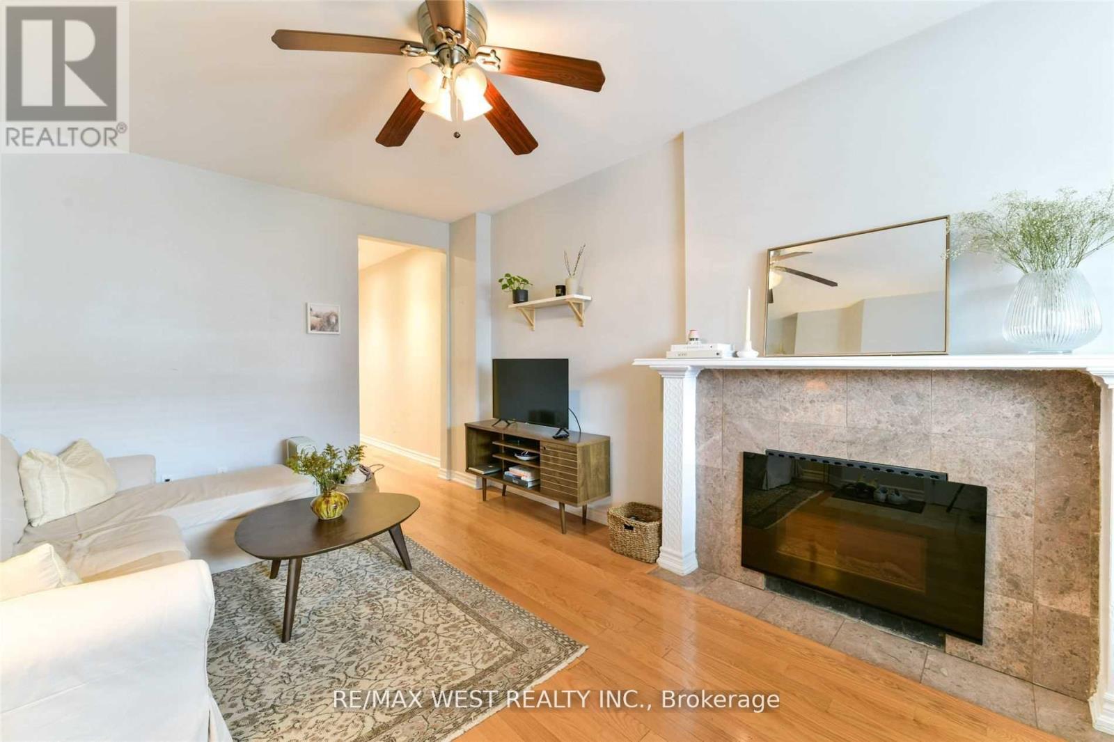 Main Fl - 734 Indian Road, Toronto, Ontario  M6P 2E3 - Photo 2 - W13103024