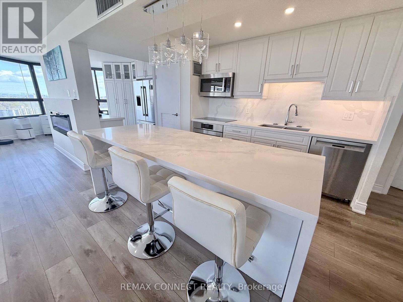 2107 - 1300 Bloor Street, Mississauga, Ontario  L4Y 3Z2 - Photo 6 - W13103048