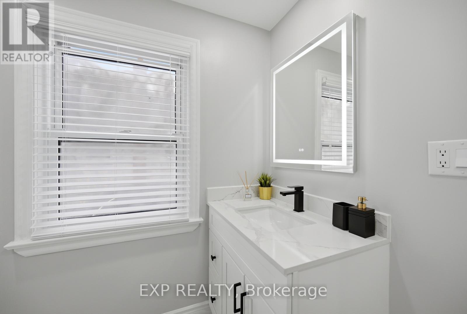 355 Culford Road, Toronto, Ontario  M6L 2V8 - Photo 10 - W13103074