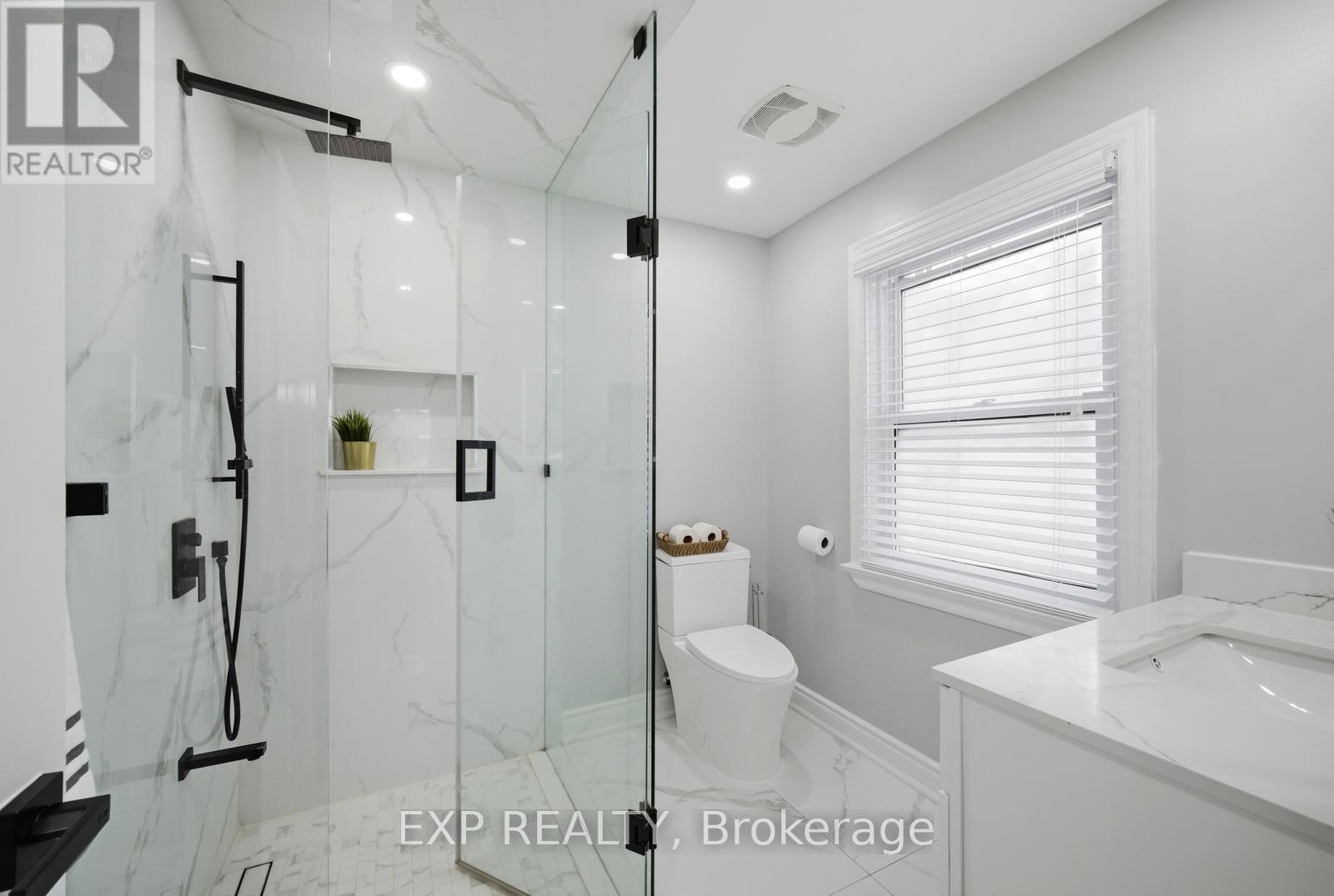 355 Culford Road, Toronto, Ontario  M6L 2V8 - Photo 11 - W13103074