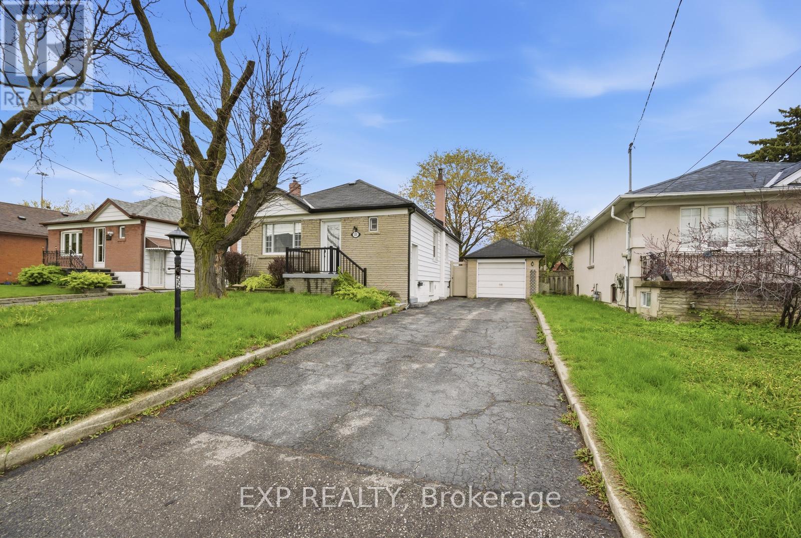355 Culford Road, Toronto, Ontario  M6L 2V8 - Photo 2 - W13103074