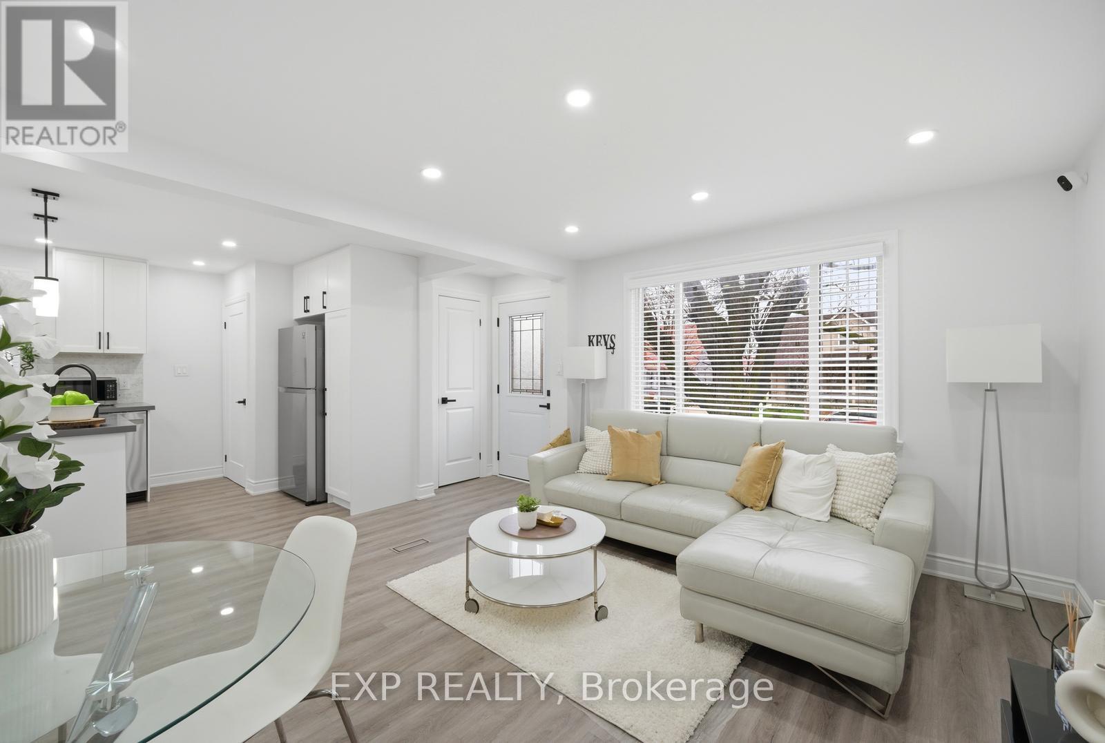 355 Culford Road, Toronto, Ontario  M6L 2V8 - Photo 4 - W13103074