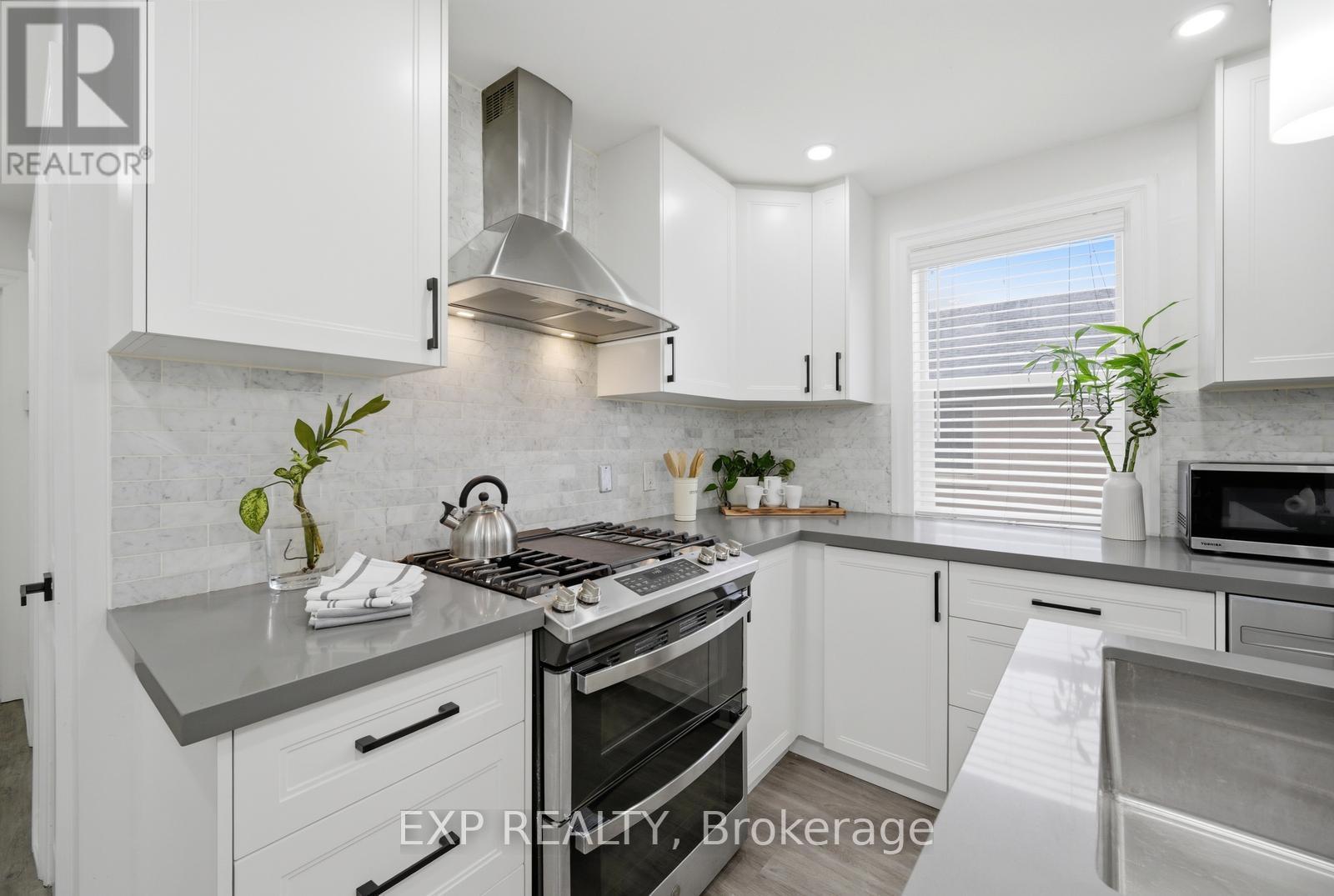 355 Culford Road, Toronto, Ontario  M6L 2V8 - Photo 6 - W13103074