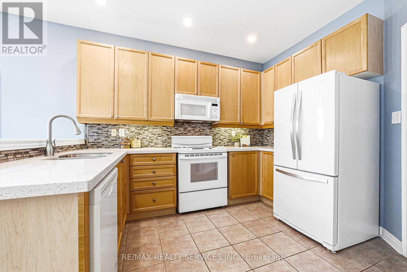 16 Sunridge Street, Brampton, Ontario  L7A 1W6 - Photo 11 - W13103102
