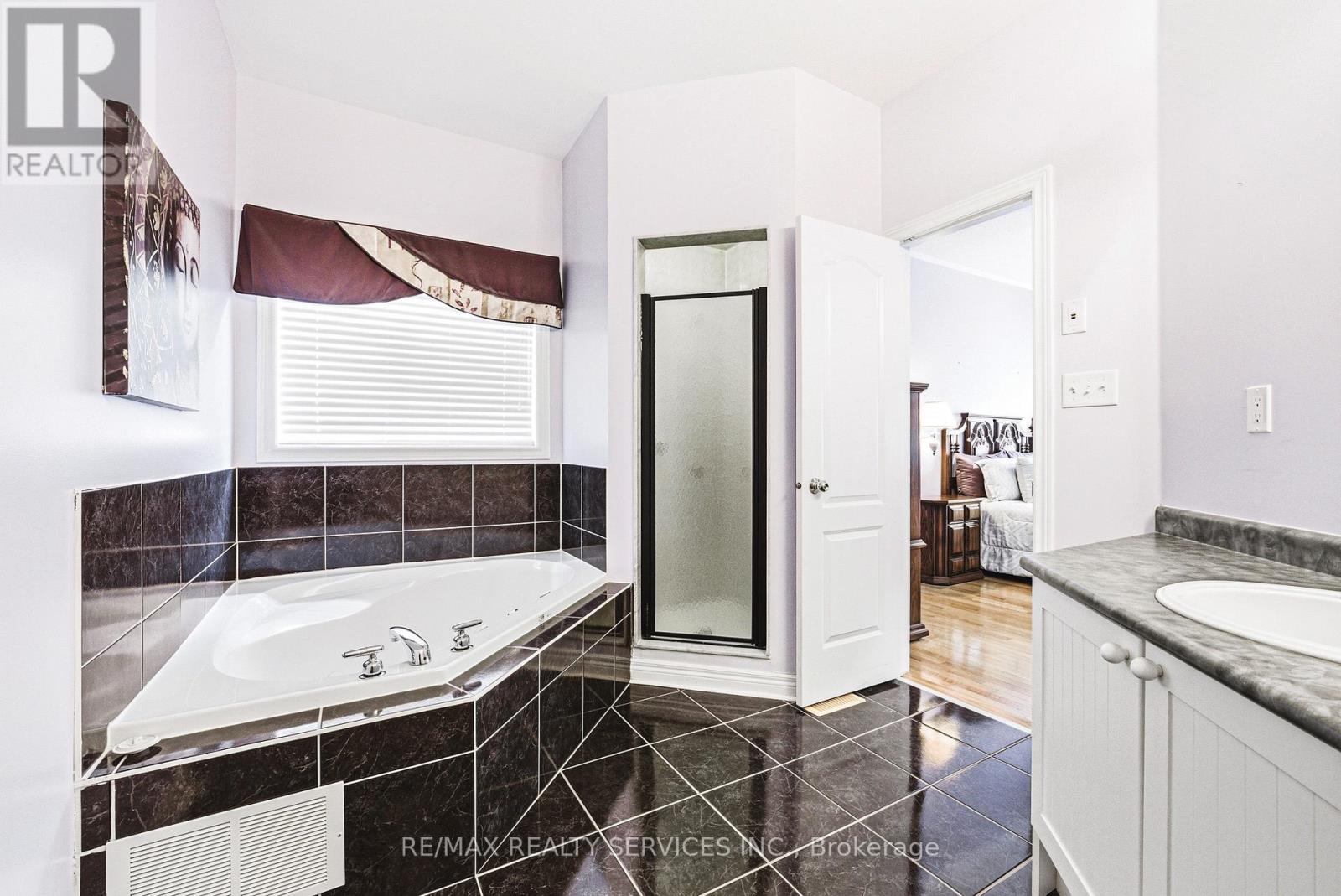 16 Sunridge Street, Brampton, Ontario  L7A 1W6 - Photo 17 - W13103102