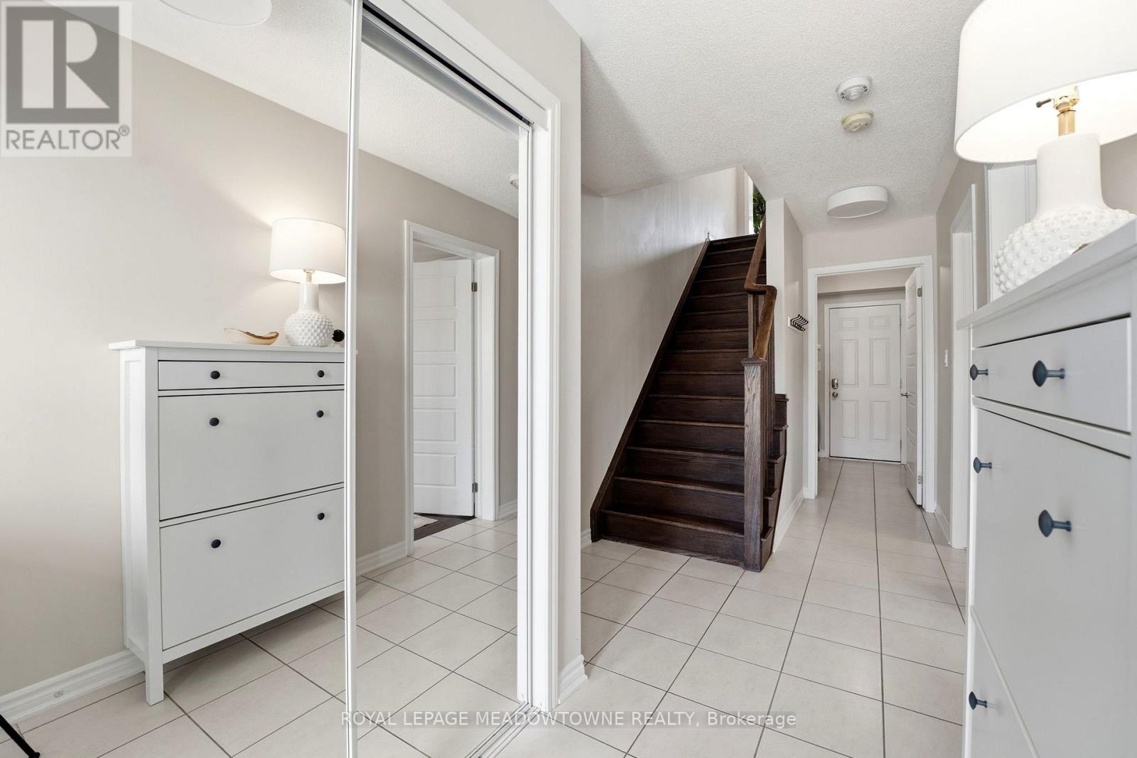 112 Whitlock Avenue, Milton, Ontario  L9E 1G3 - Photo 4 - W13103140