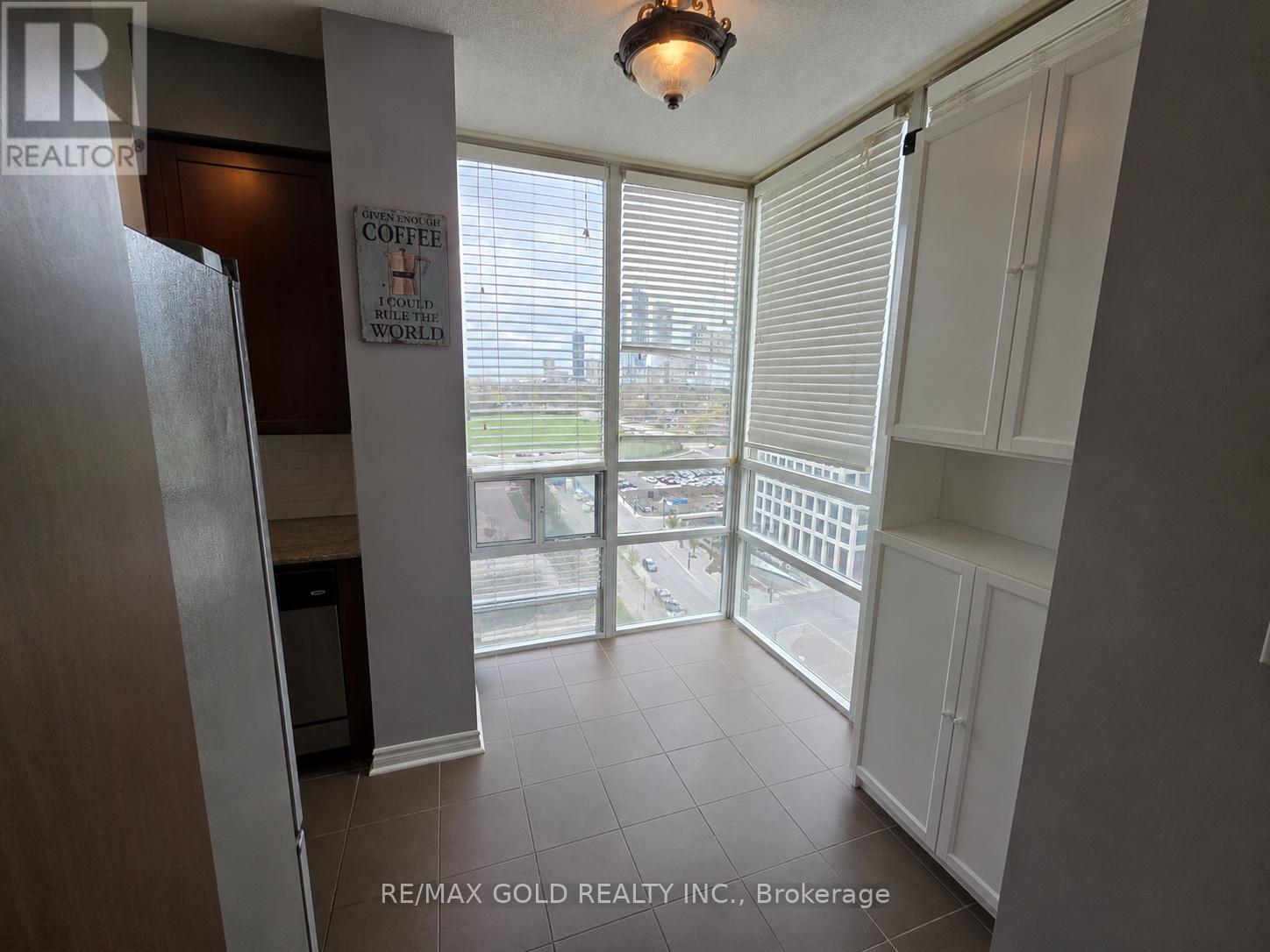 1607 - 3504 Hurontario Street, Mississauga, Ontario  L5B 0B9 - Photo 11 - W13103232