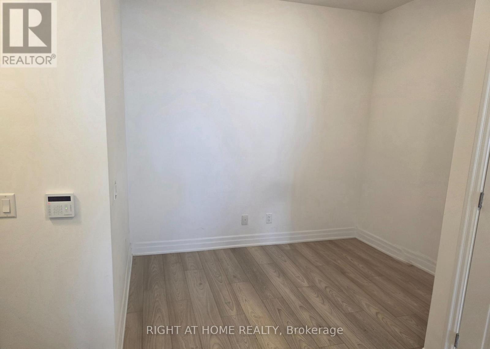 1006 - 36 Elm Drive W, Mississauga, Ontario  L5B 0N3 - Photo 12 - W13103284