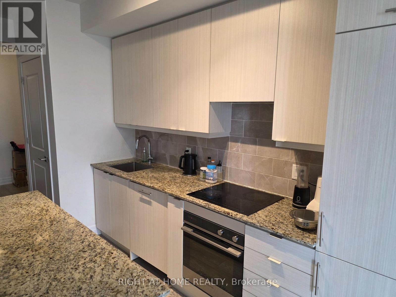 1006 - 36 Elm Drive W, Mississauga, Ontario  L5B 0N3 - Photo 4 - W13103284