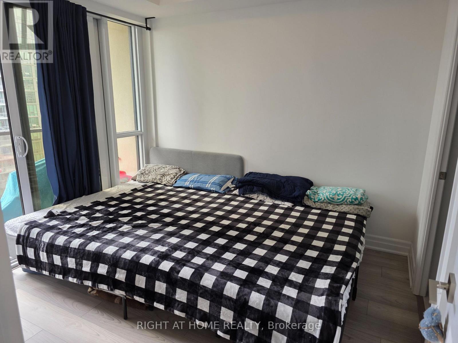 1006 - 36 Elm Drive W, Mississauga, Ontario  L5B 0N3 - Photo 8 - W13103284