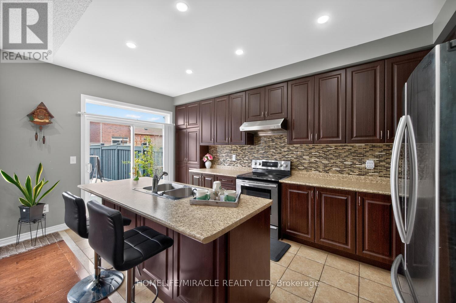 22 Altura Way, Brampton, Ontario  L6P 4A1 - Photo 16 - W13103320