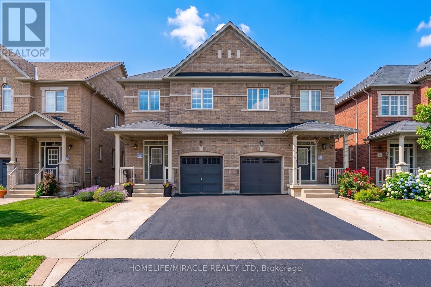 22 Altura Way, Brampton, Ontario  L6P 4A1 - Photo 4 - W13103320