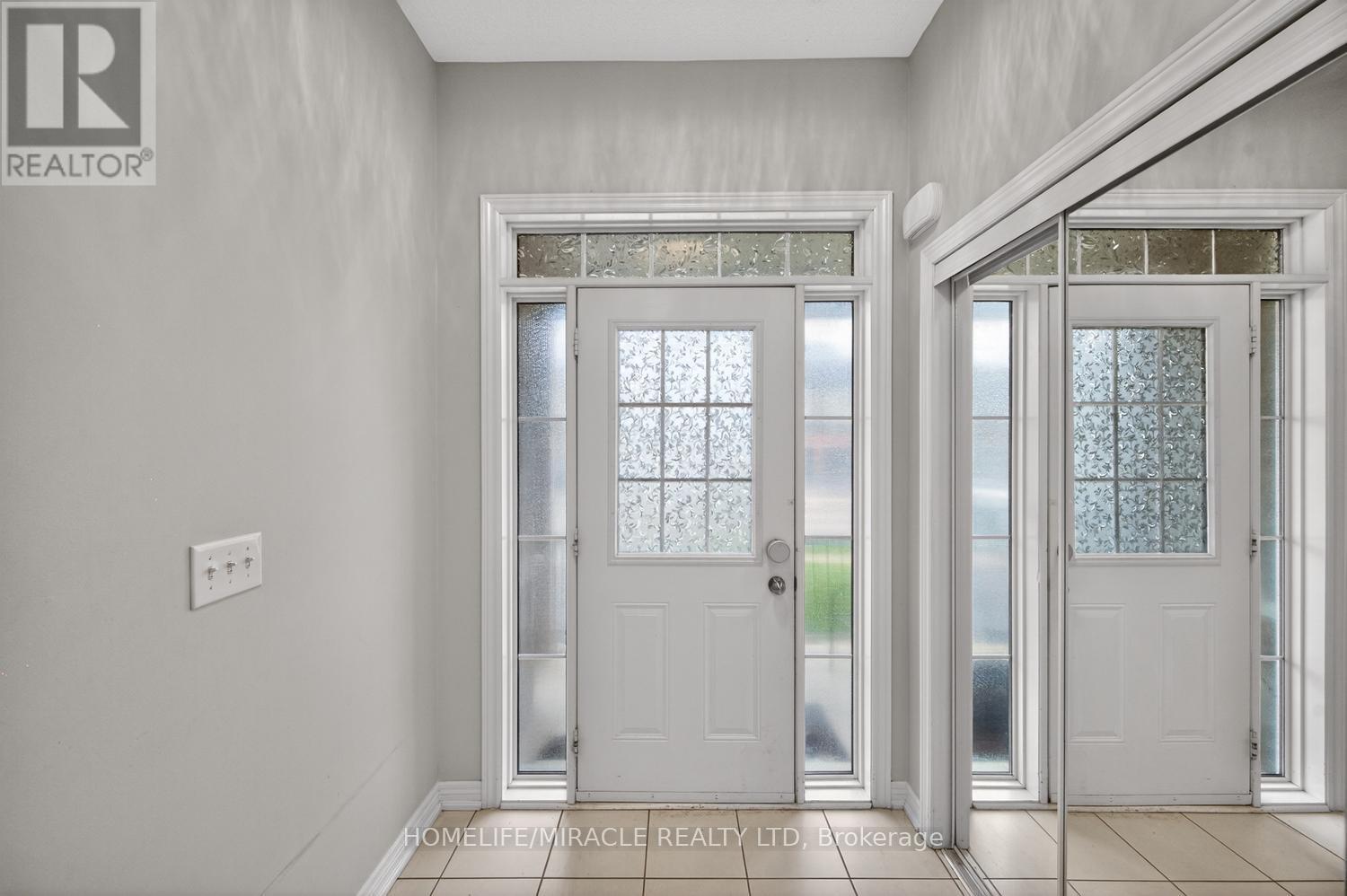 22 Altura Way, Brampton, Ontario  L6P 4A1 - Photo 5 - W13103320