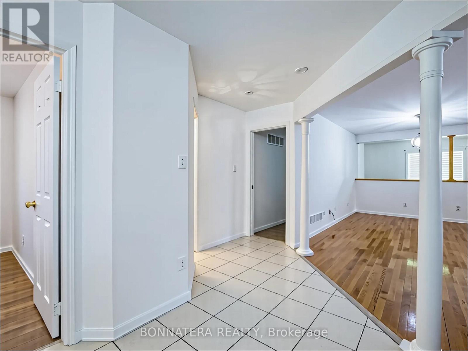 5471 Whitehorn Avenue, Mississauga, Ontario  L5V 1V5 - Photo 10 - W13103336
