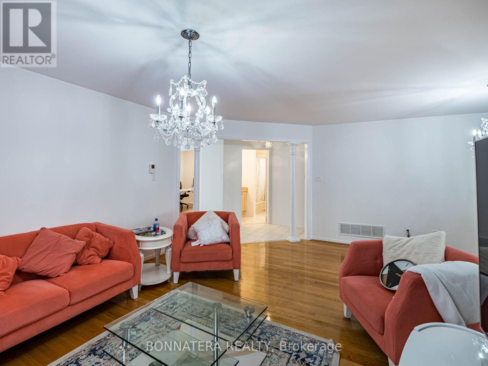 5471 Whitehorn Avenue, Mississauga, Ontario  L5V 1V5 - Photo 13 - W13103336
