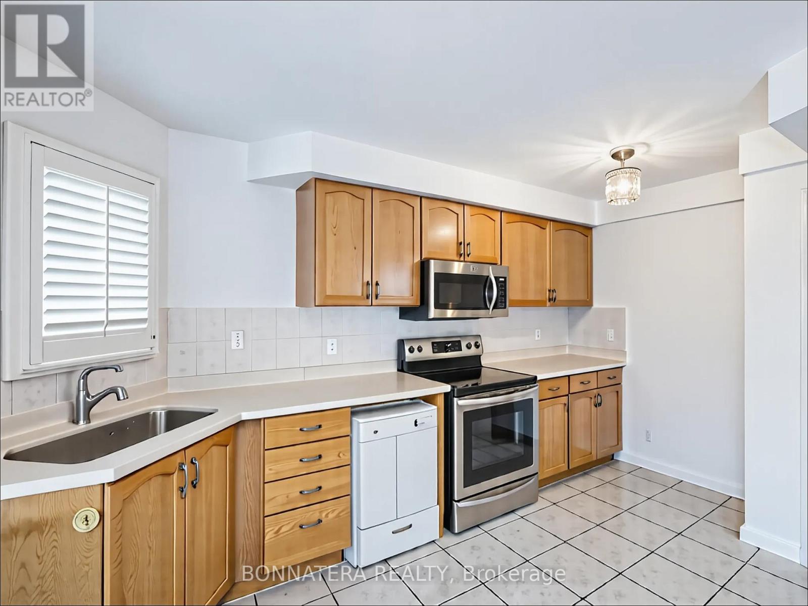 5471 Whitehorn Avenue, Mississauga, Ontario  L5V 1V5 - Photo 15 - W13103336