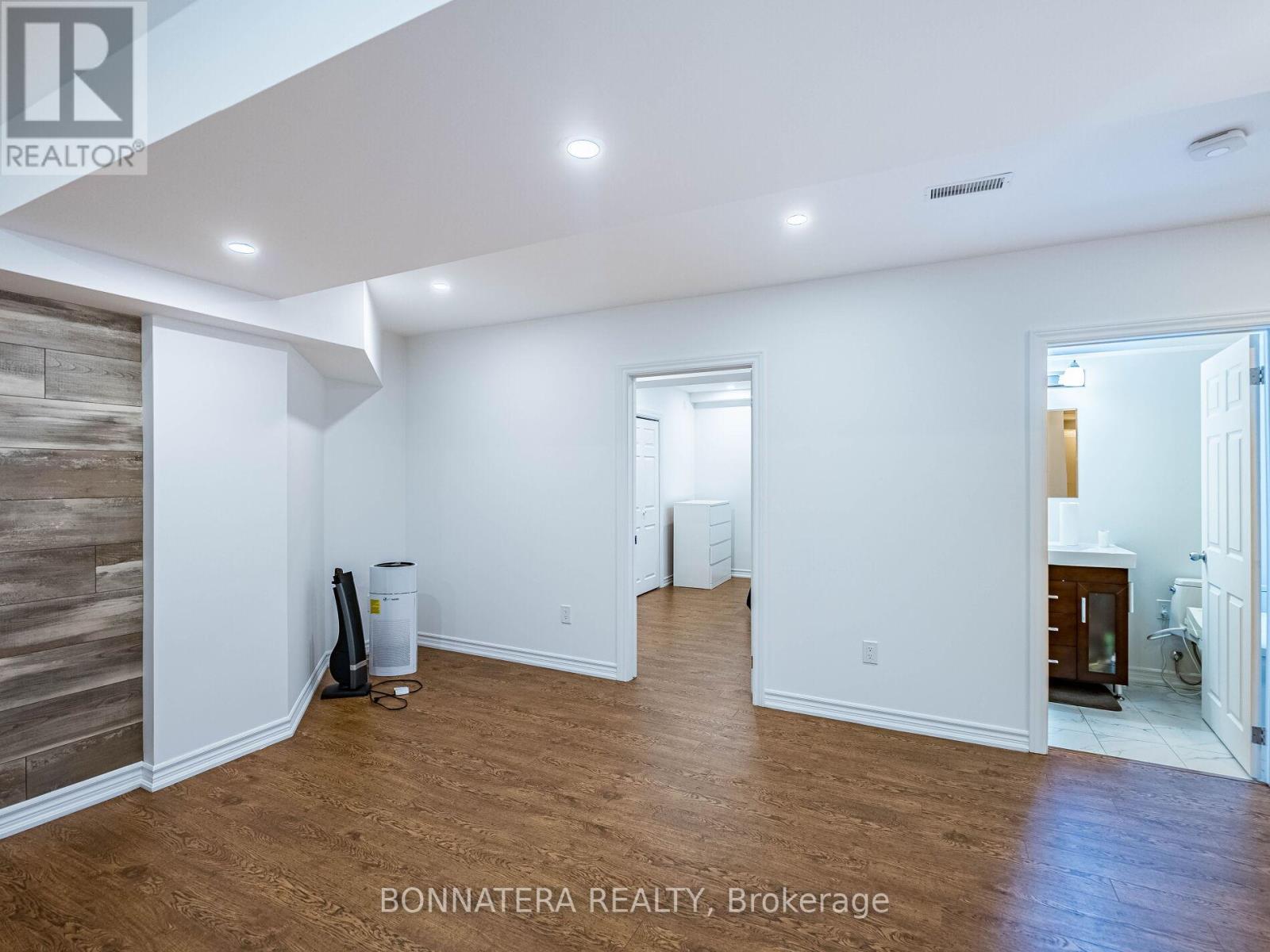 5471 Whitehorn Avenue, Mississauga, Ontario  L5V 1V5 - Photo 24 - W13103336